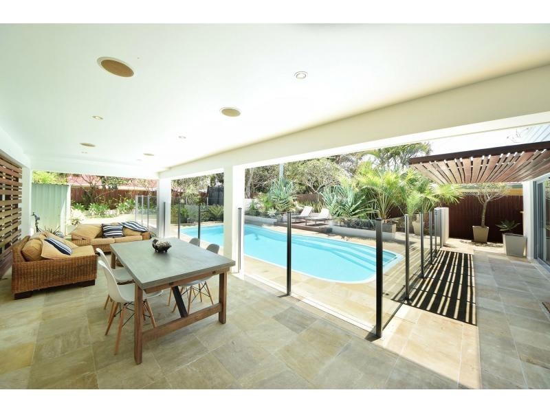 53 Warrina Crescent, Burleigh Waters QLD 4220
