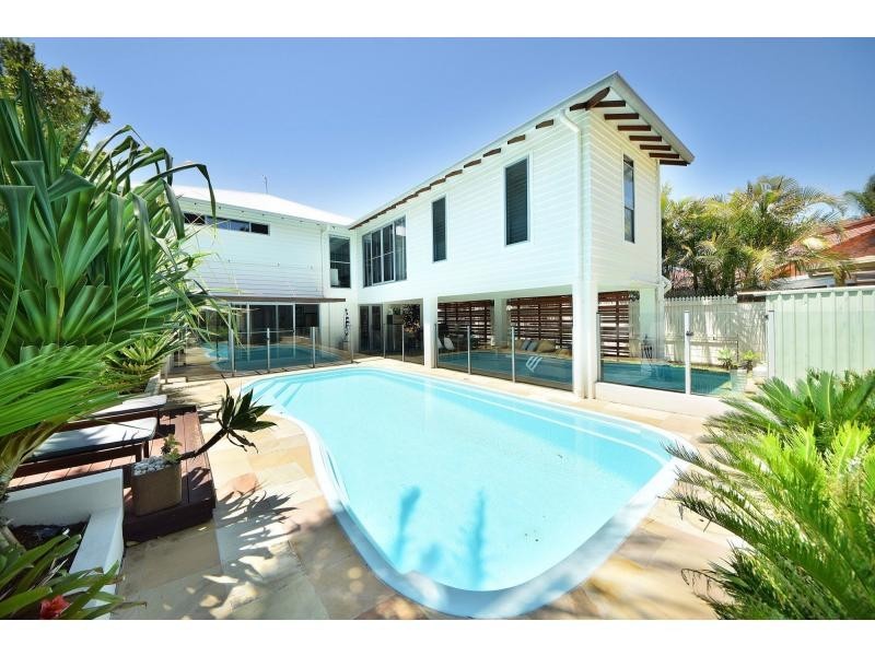 53 Warrina Crescent, Burleigh Waters QLD 4220