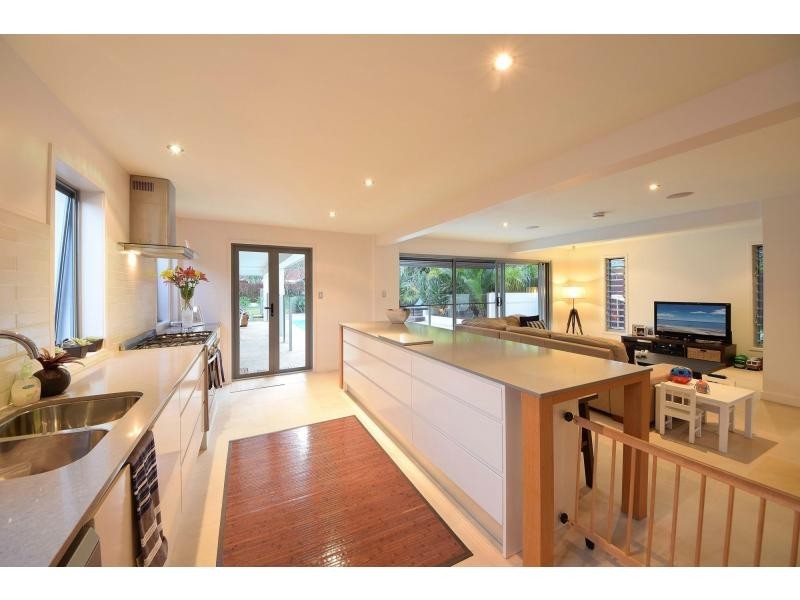53 Warrina Crescent, Burleigh Waters QLD 4220
