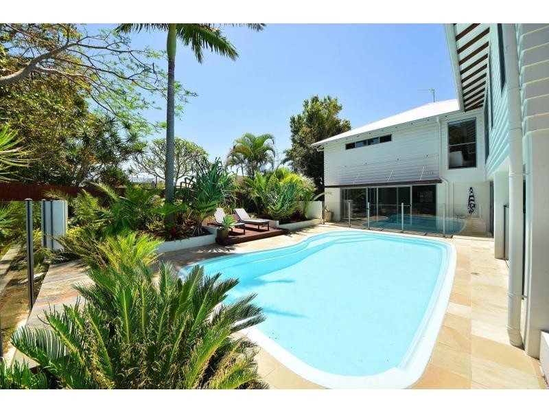 53 Warrina Crescent, Burleigh Waters QLD 4220