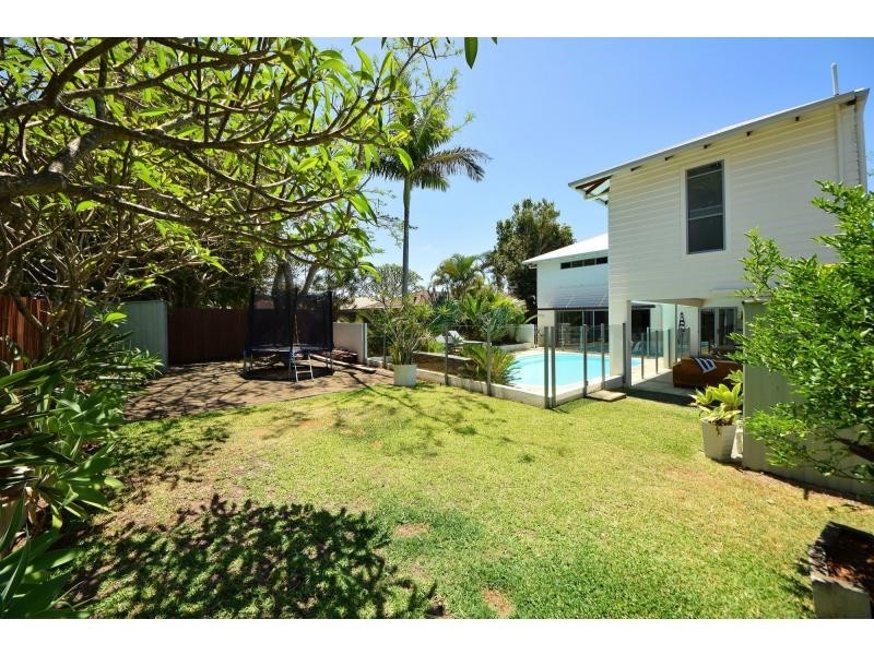 53 Warrina Crescent, Burleigh Waters QLD 4220