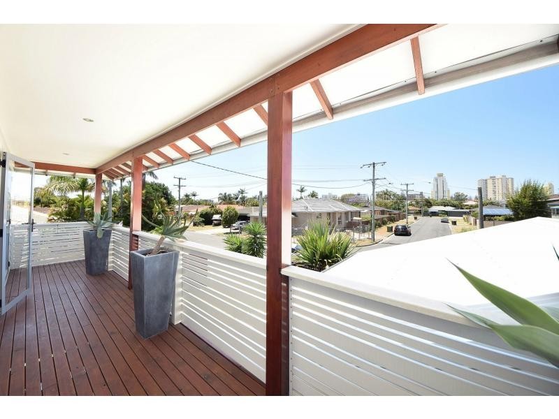 53 Warrina Crescent, Burleigh Waters QLD 4220