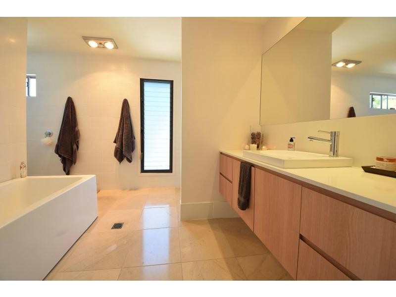 53 Warrina Crescent, Burleigh Waters QLD 4220