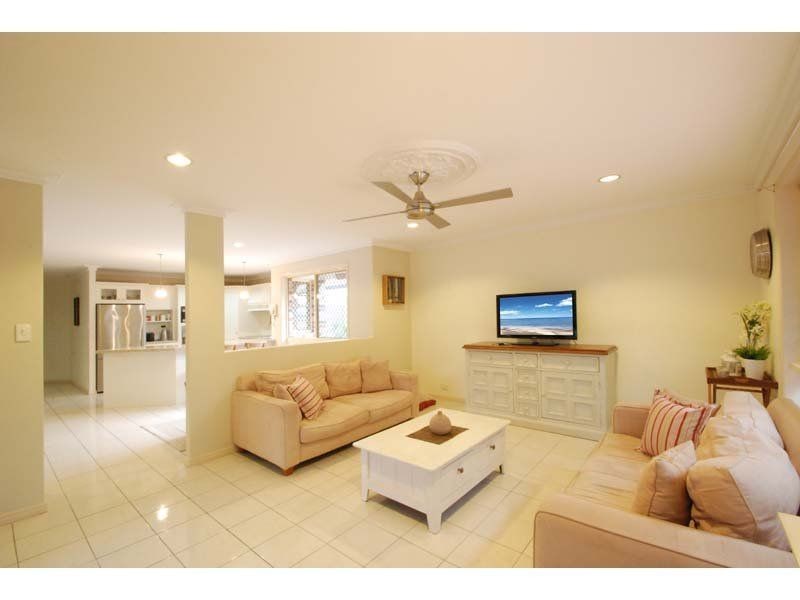 38 Wedgebill Parade, Burleigh Waters QLD 4220