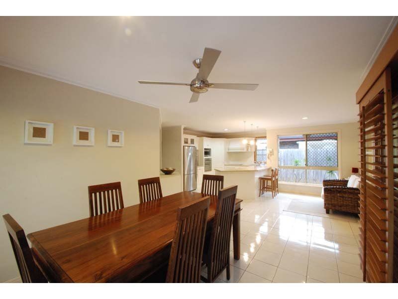 38 Wedgebill Parade, Burleigh Waters QLD 4220