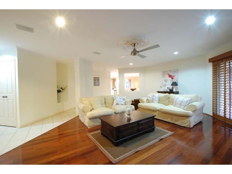 38 Wedgebill Parade, Burleigh Waters QLD 4220