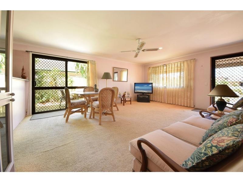 2/85 Christine Avenue, Burleigh Waters QLD 4220