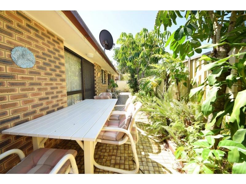 2/85 Christine Avenue, Burleigh Waters QLD 4220