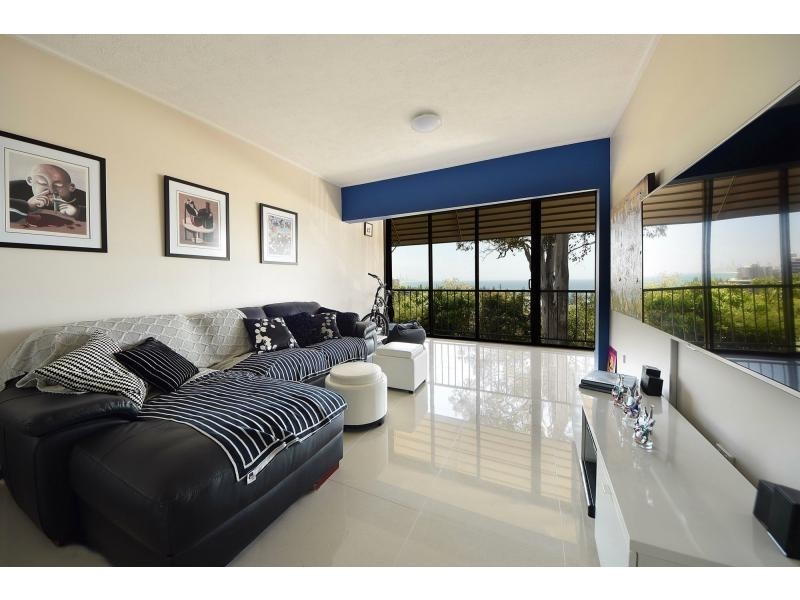 2/18 Brake Street, Burleigh Heads QLD 4220
