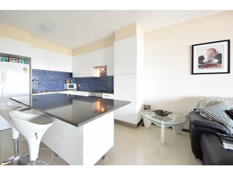 2/18 Brake Street, Burleigh Heads QLD 4220