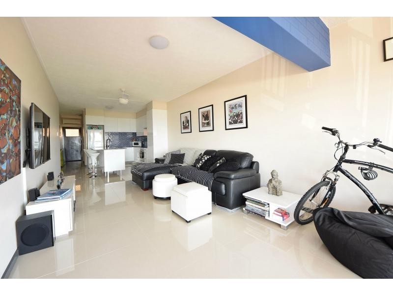 2/18 Brake Street, Burleigh Heads QLD 4220