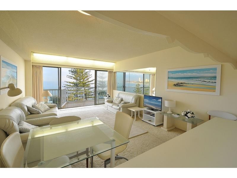 19/2 Goodwin Terrace, Burleigh Heads QLD 4220