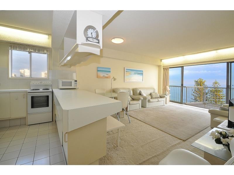 19/2 Goodwin Terrace, Burleigh Heads QLD 4220