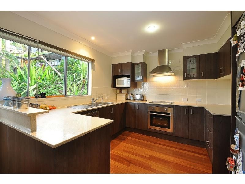 2/22 View Street, Burleigh Heads QLD 4220