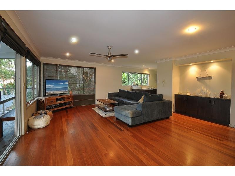 2/22 View Street, Burleigh Heads QLD 4220