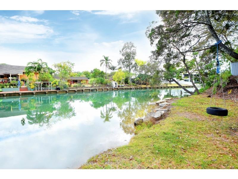 82 Ocean Parade, Burleigh Heads QLD 4220