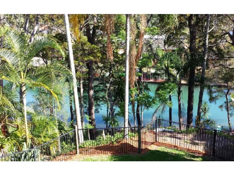 82 Ocean Parade, Burleigh Heads QLD 4220