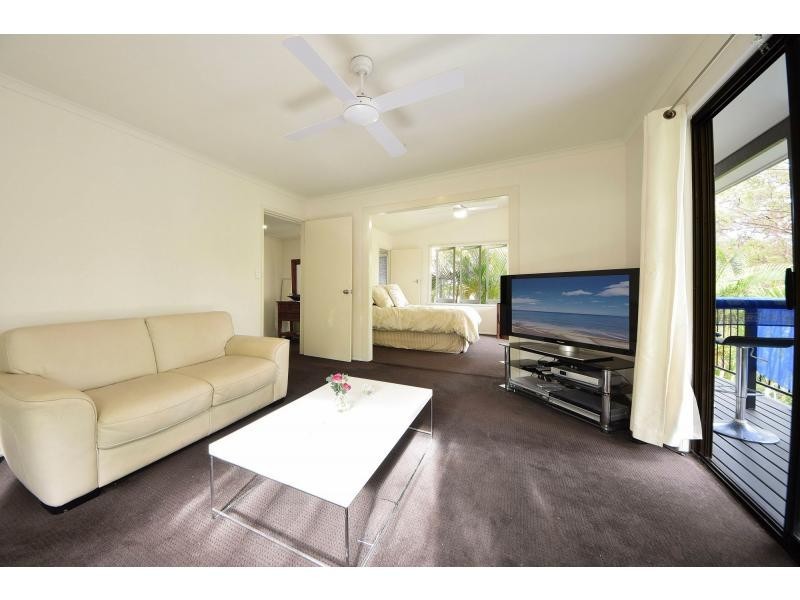 82 Ocean Parade, Burleigh Heads QLD 4220