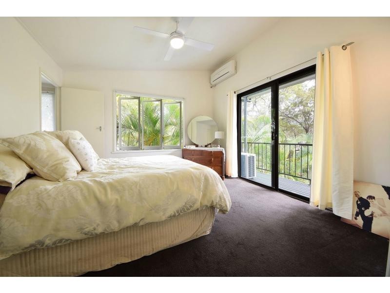 82 Ocean Parade, Burleigh Heads QLD 4220