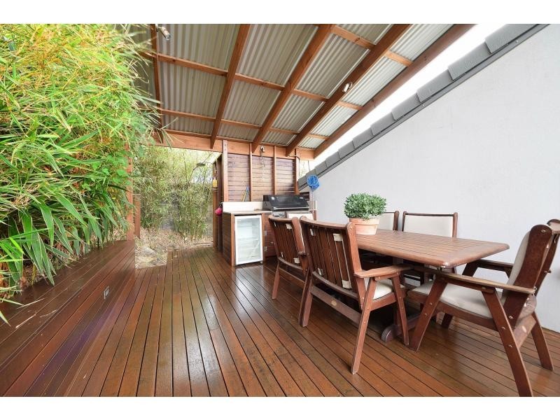 2/2073 Gold Coast Highway, Miami QLD 4220