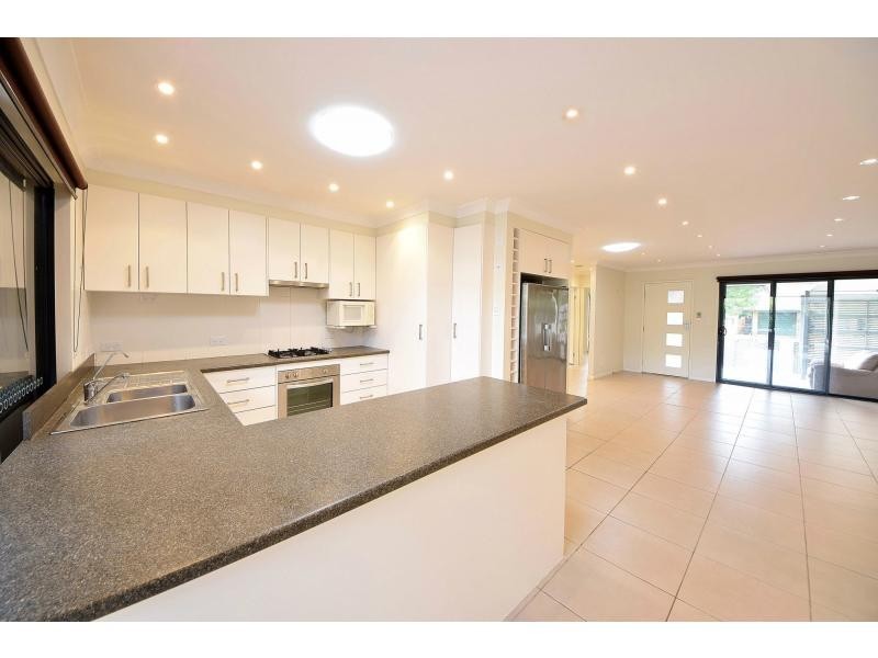 31 Sandpiper Drive, Burleigh Waters QLD 4220