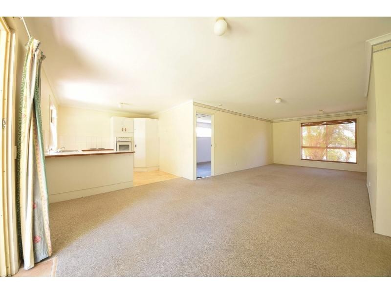 10 Southlake Drive, Varsity Lakes QLD 4227