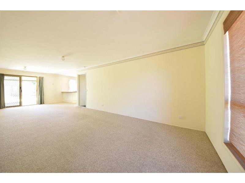 10 Southlake Drive, Varsity Lakes QLD 4227