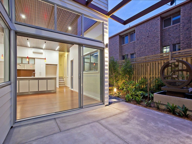 8A & 8B Stephens Street, Burleigh Heads QLD 4220