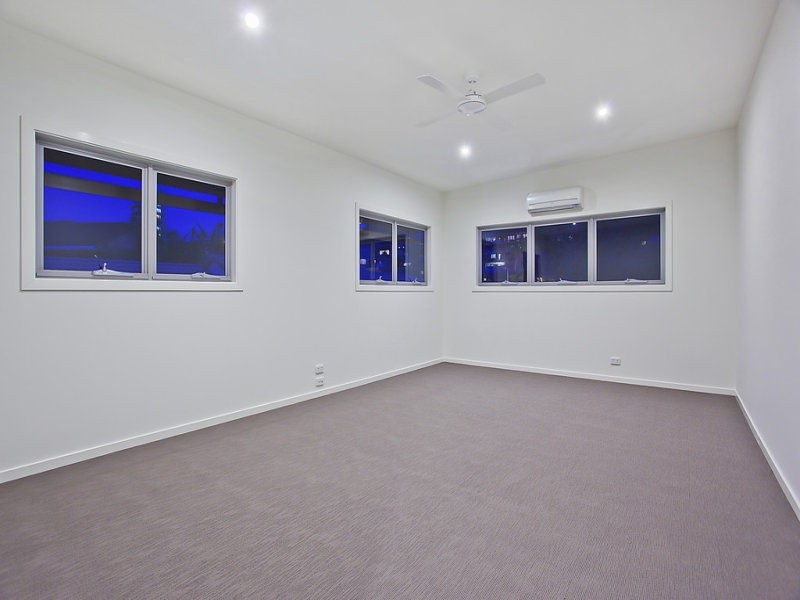 8A & 8B Stephens Street, Burleigh Heads QLD 4220