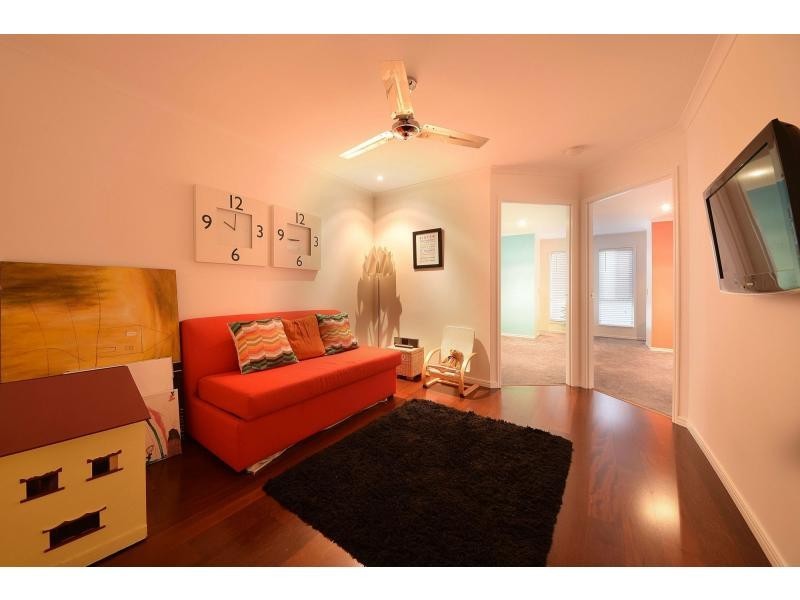 4 Taveuni Street, Burleigh Waters QLD 4220