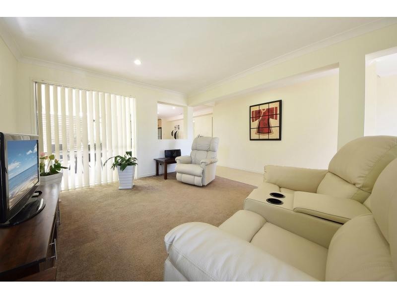 9 Worchester Terrace, Reedy Creek QLD 4227