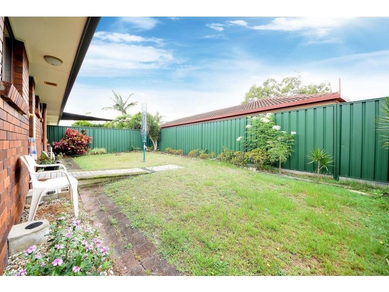 2/80 Dawn Parade, Miami QLD 4220