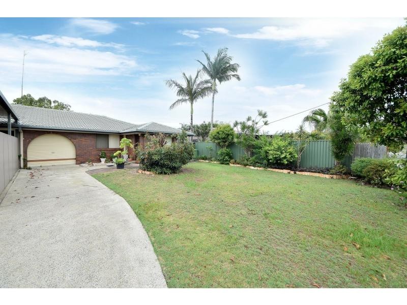 2/80 Dawn Parade, Miami QLD 4220