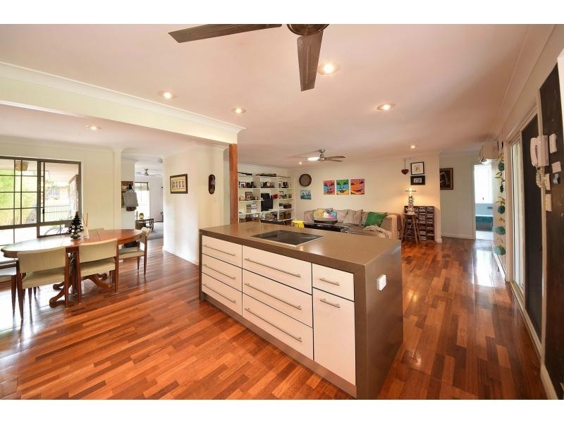 3 Mackay Place, Burleigh Waters QLD 4220