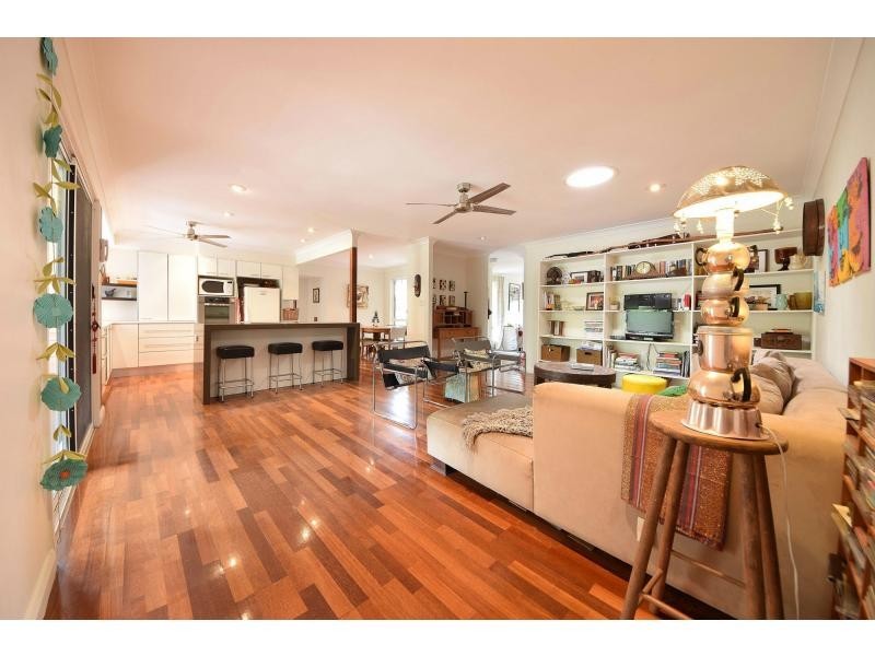 3 Mackay Place, Burleigh Waters QLD 4220