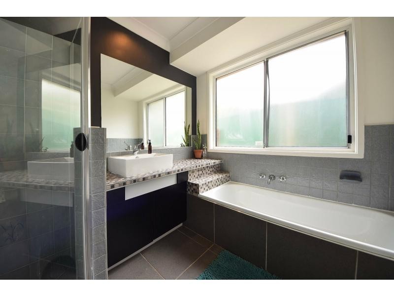 3 Mackay Place, Burleigh Waters QLD 4220