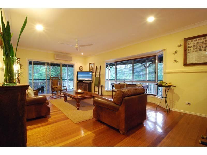 11 Wisteria Court, Tallebudgera Valley QLD 4228