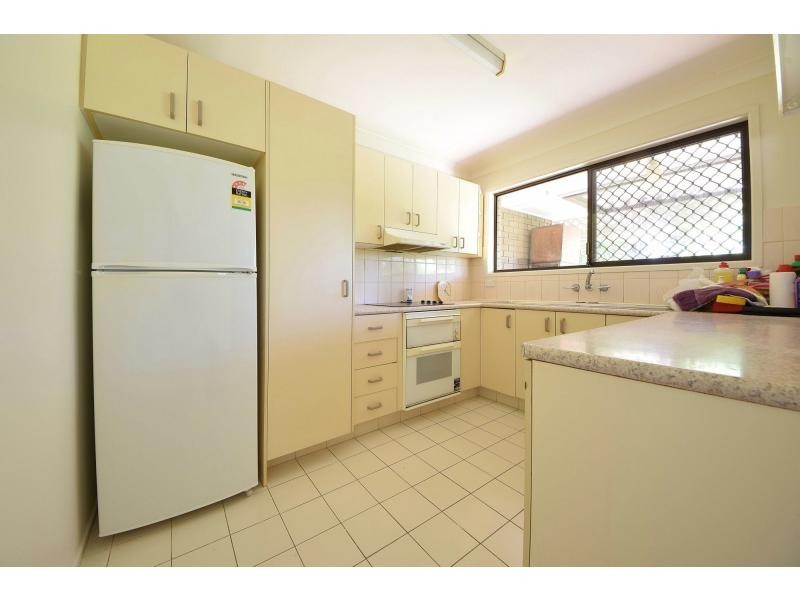 2/9 Russell Court, Miami QLD 4220