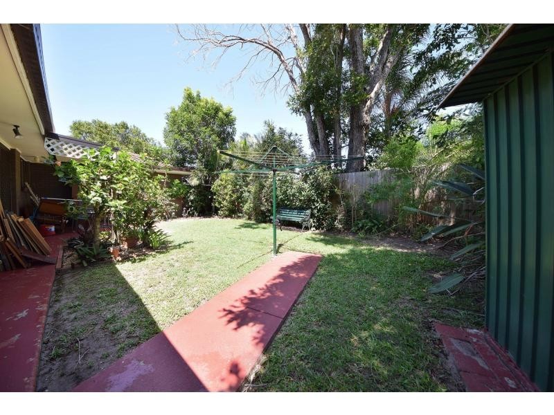 2/9 Russell Court, Miami QLD 4220