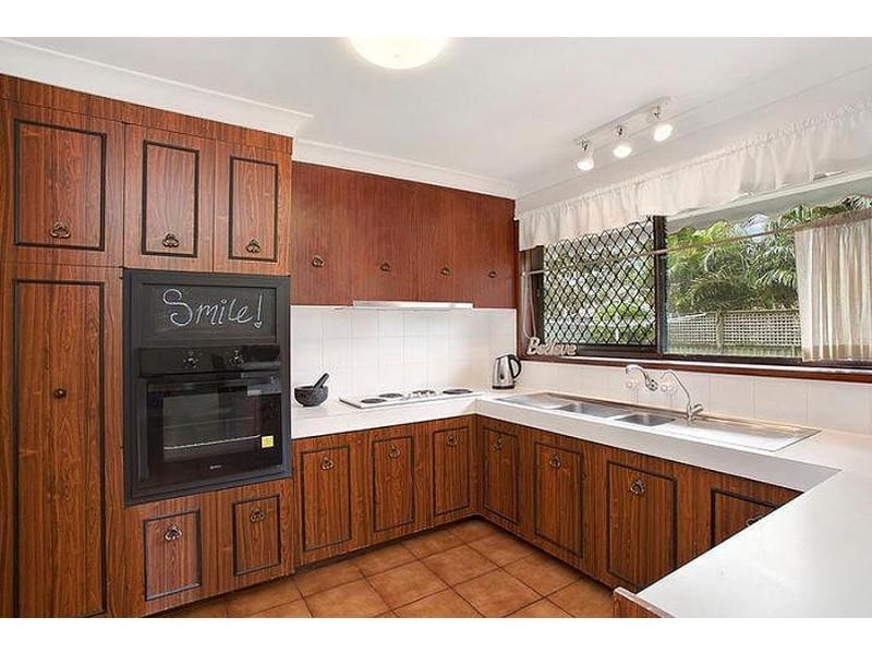 21 Kestrel Drive, Burleigh Waters QLD 4220