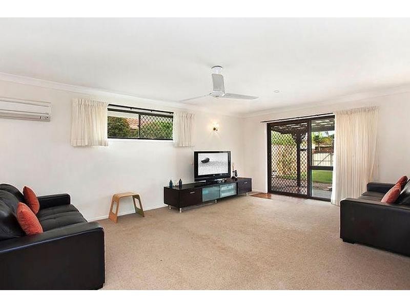 21 Kestrel Drive, Burleigh Waters QLD 4220