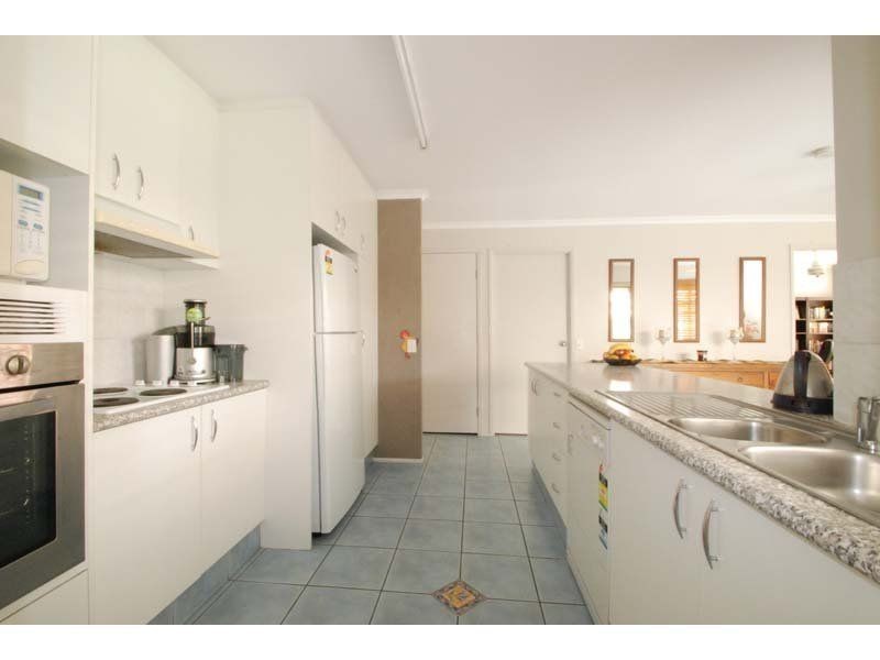 62 Southlake Drive, Varsity Lakes QLD 4227