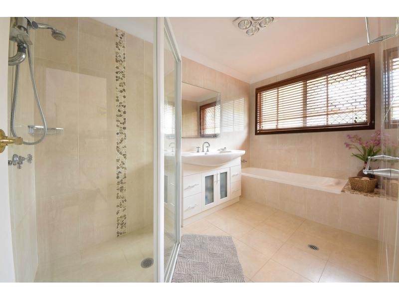 6 Comet Court, Burleigh Waters QLD 4220