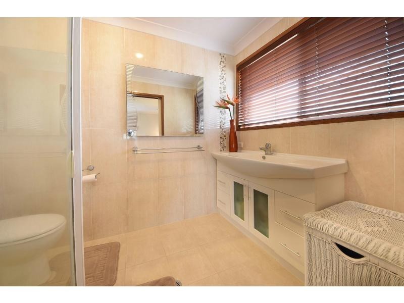 6 Comet Court, Burleigh Waters QLD 4220