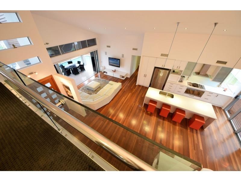 1 Comet Court, Burleigh Waters QLD 4220