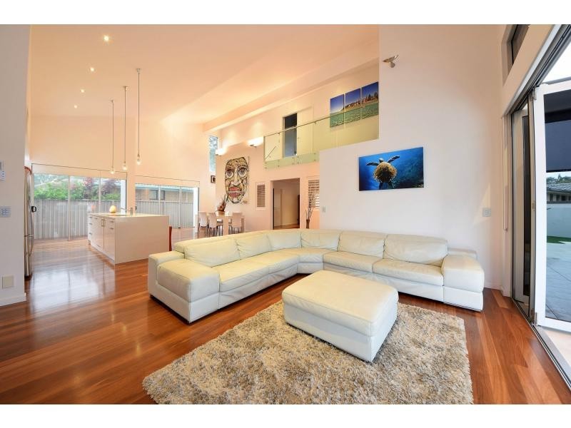 1 Comet Court, Burleigh Waters QLD 4220