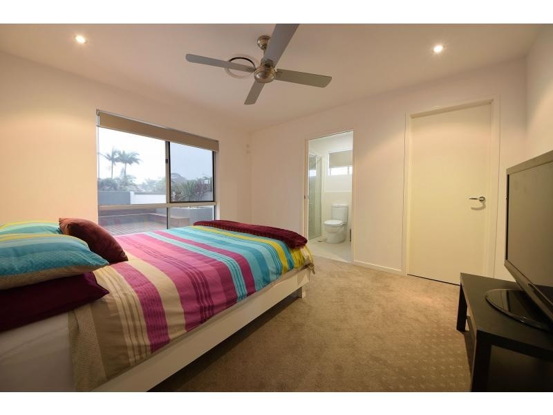 1 Comet Court, Burleigh Waters QLD 4220