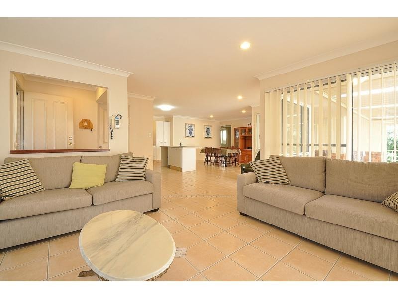 43 Rainbird Close, Burleigh Waters QLD 4220