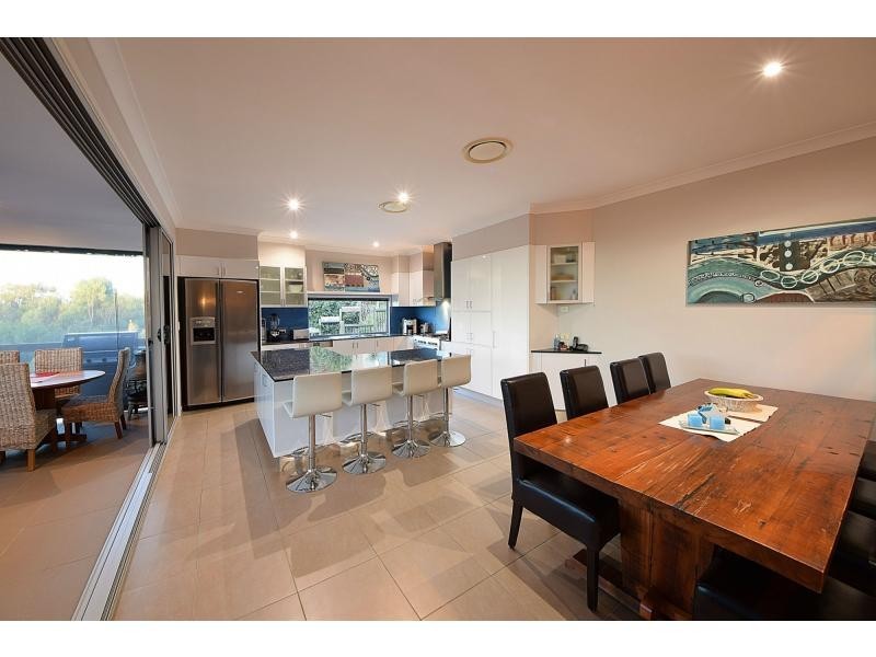 15 Barton Street, Reedy Creek QLD 4227