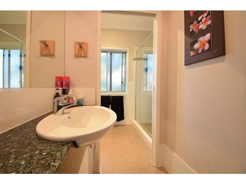 15 Barton Street, Reedy Creek QLD 4227